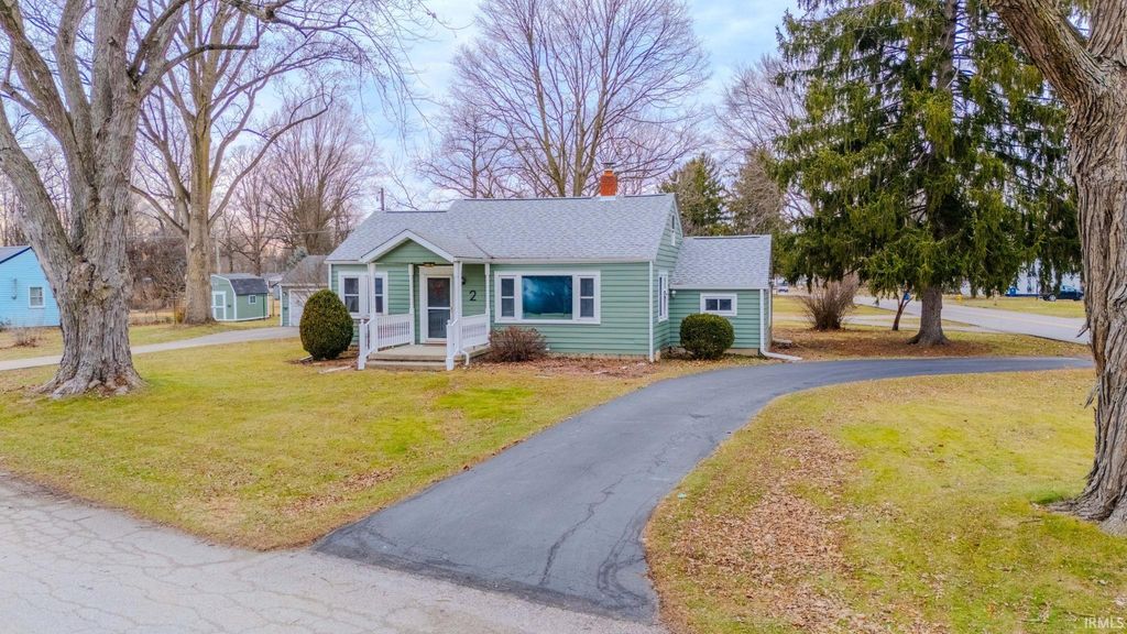 Photo of 2 S Colonial Park Drive, Marion, IN 46953 (MLS # 202549583)