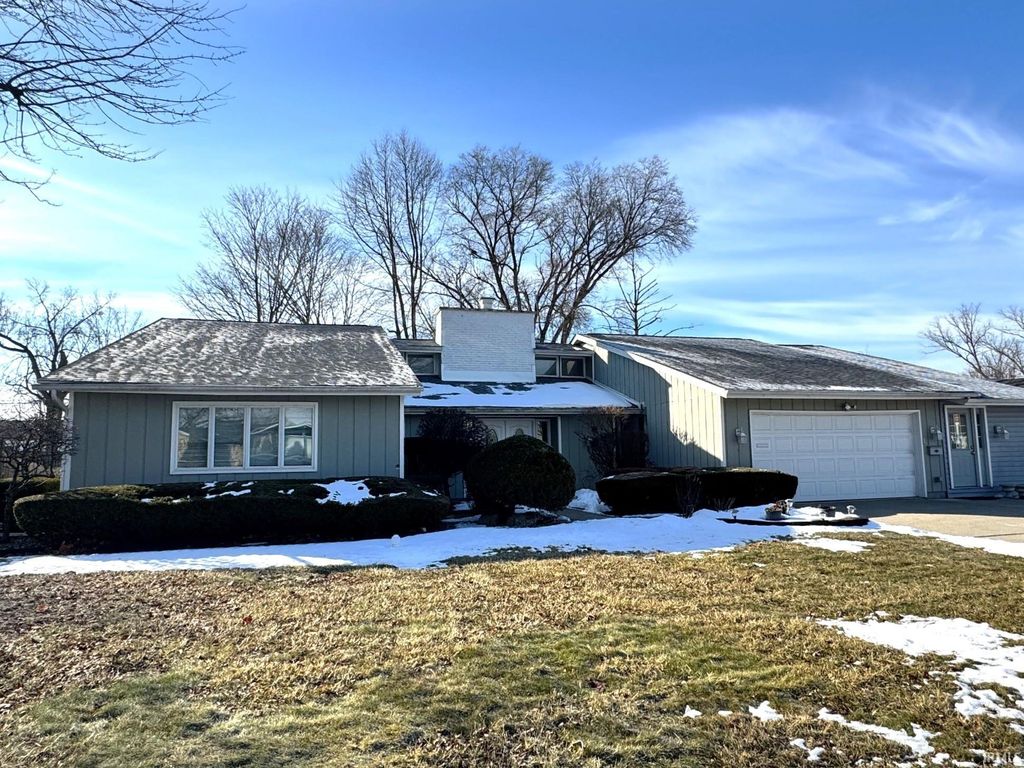 Photo of 713 Macalan Drive, Marion, IN 46952 (MLS # 202604357)