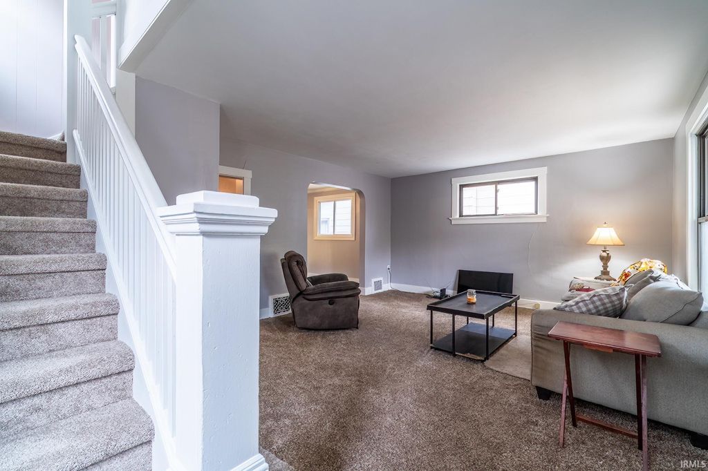 Photo of 825 Putnam Street, Fort Wayne, IN 46808 (MLS # 202542477)