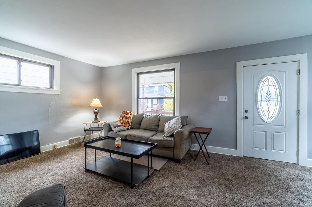 Photo of 825 Putnam Street, Fort Wayne, IN 46808 (MLS # 202542477)