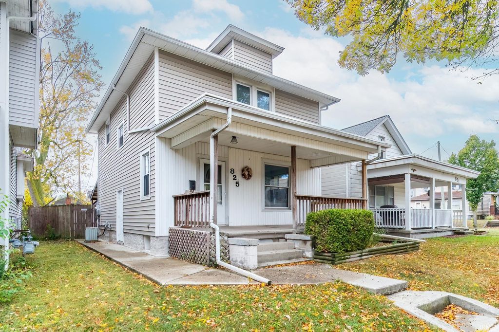 Photo of 825 Putnam Street, Fort Wayne, IN 46808 (MLS # 202542477)