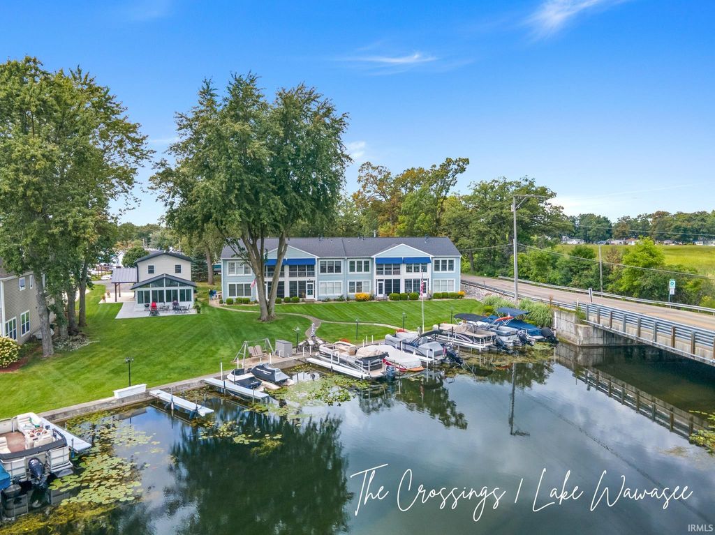 Photo of 700 S Lakeside Drive #6, Syracuse, IN 46567 (MLS # 202603904)