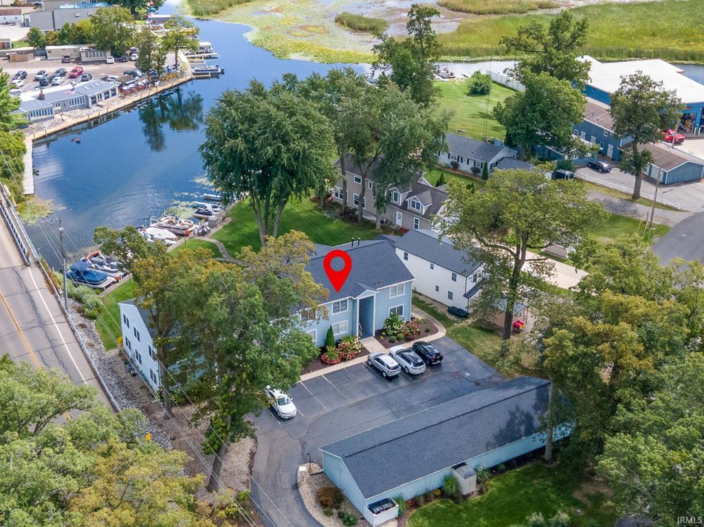 Photo of 700 S Lakeside Drive #6, Syracuse, IN 46567 (MLS # 202603904)