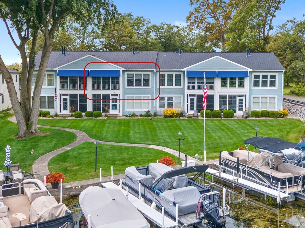 Photo of 700 S Lakeside Drive #6, Syracuse, IN 46567 (MLS # 202603904)