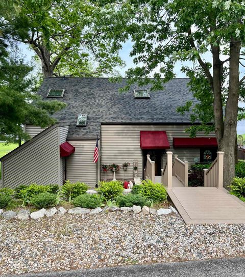 Tiny photo for 1112 Brubaker Street, Warsaw, IN 46580 (MLS # 202616138)