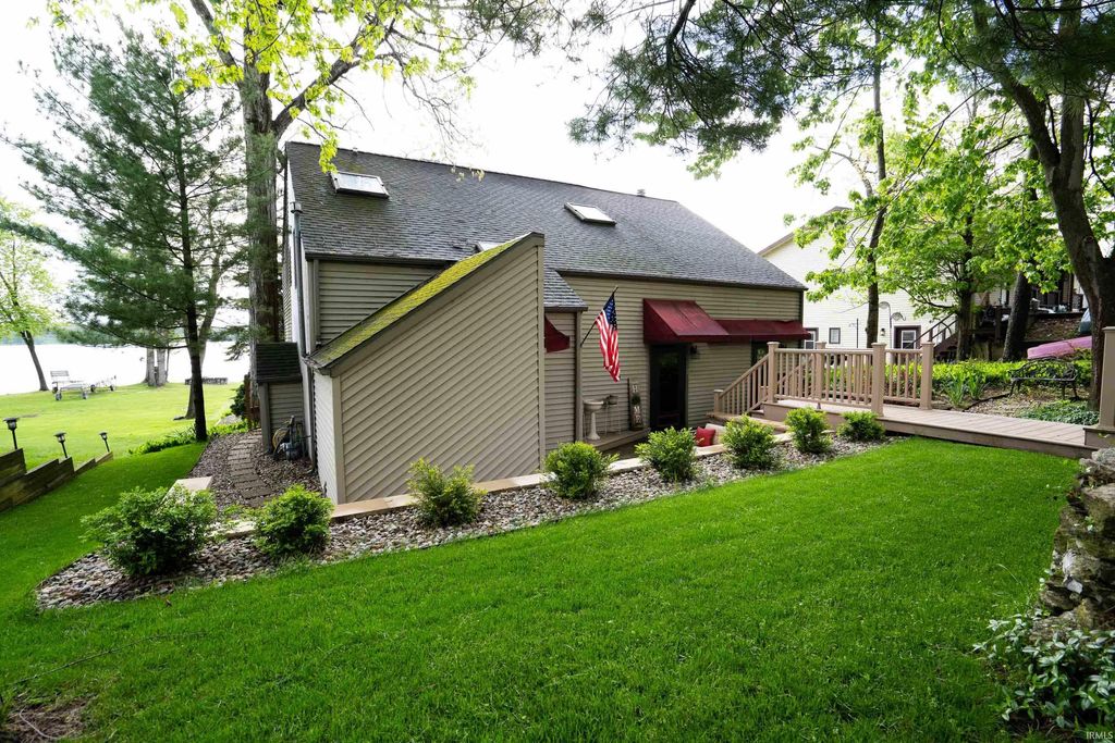 Photo of 1112 Brubaker Street, Warsaw, IN 46580 (MLS # 202616138)