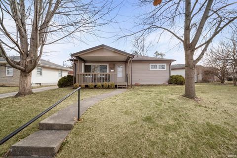 Tiny photo for 1300 Ridgeway Avenue, Lafayette, IN 47904 (MLS # 202606233)