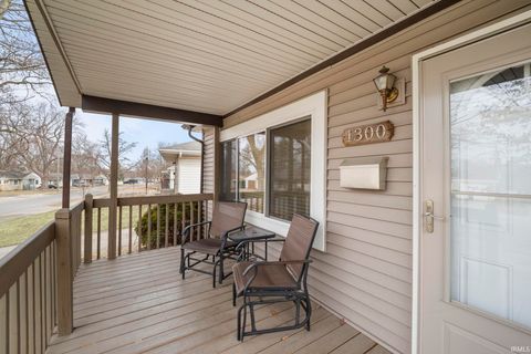 Tiny photo for 1300 Ridgeway Avenue, Lafayette, IN 47904 (MLS # 202606233)