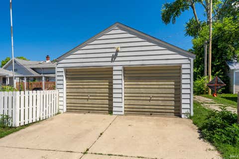 Tiny photo for 733 S 27th Street, Lafayette, IN 47904 (MLS # 202624566)