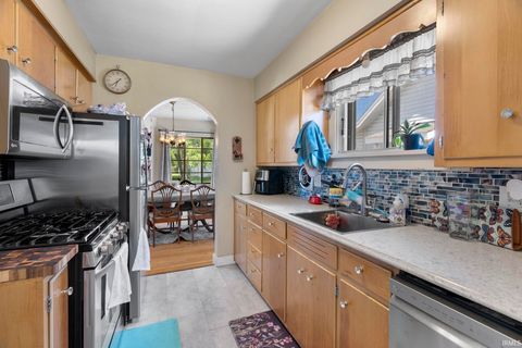 Tiny photo for 733 S 27th Street, Lafayette, IN 47904 (MLS # 202624566)