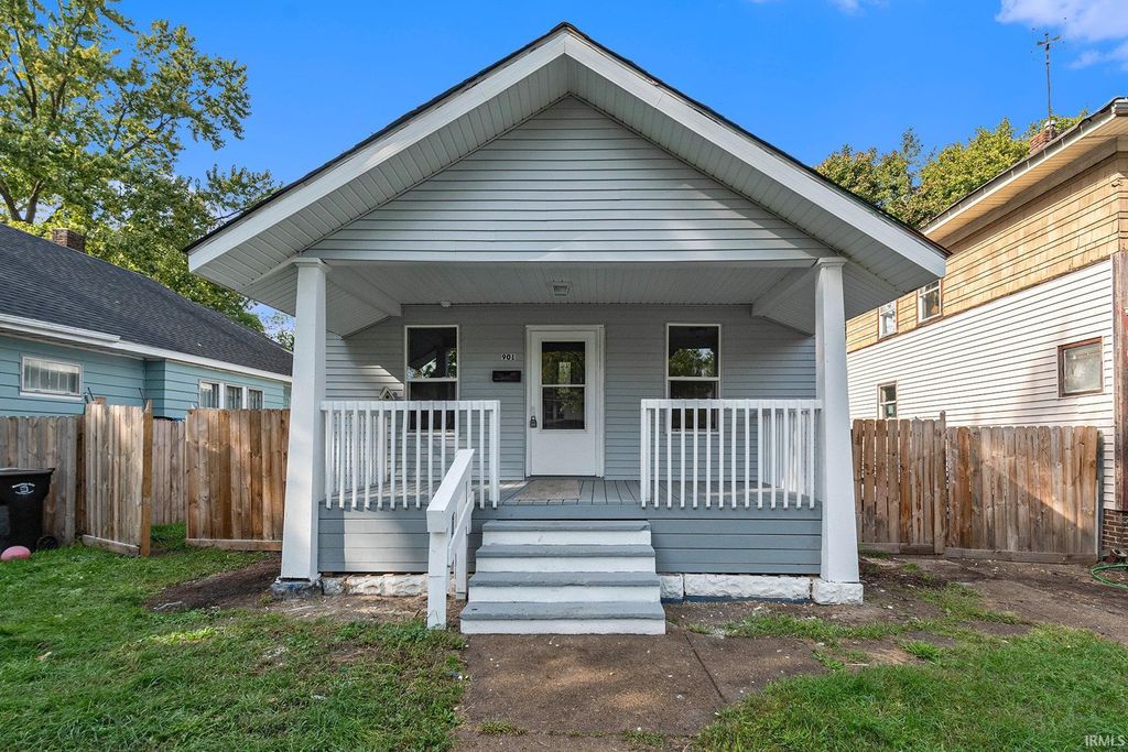 Photo of 901 Lawndale Street, South Bend, IN 46628 (MLS # 202545202)
