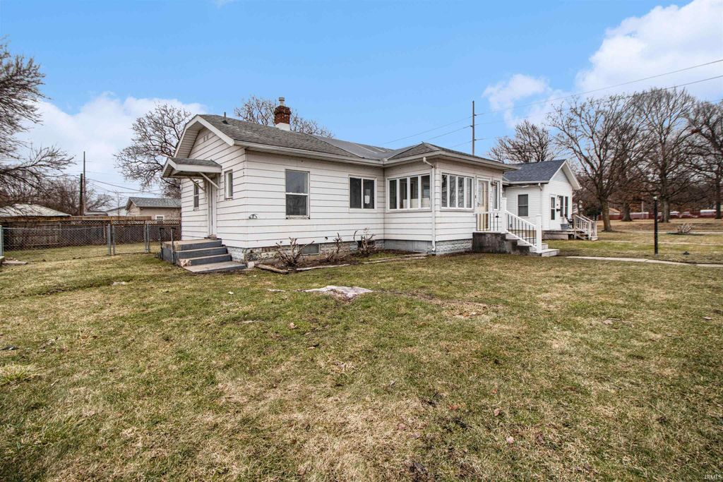 Photo of 3005 Roger Street Street, South Bend, IN 46628 (MLS # 202605531)