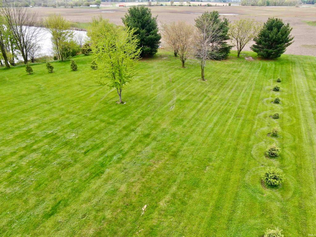 Photo of 1717 W Lincolnway Way, Columbia City, IN 46725 (MLS # 202616294)