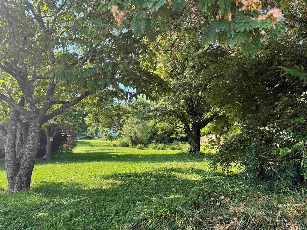 Photo of 614 W Dixie Street, Bloomington, IN 47403 (MLS # 202604001)