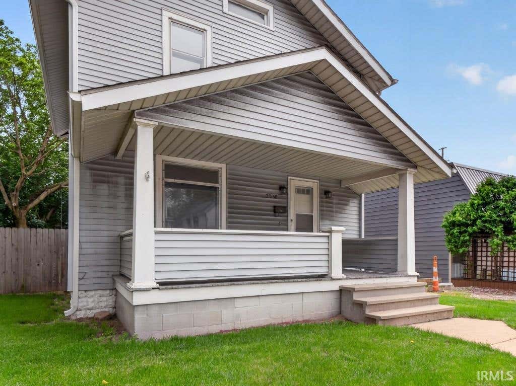Photo of 2338 N Clinton Street, Fort Wayne, IN 46805 (MLS # 202621548)