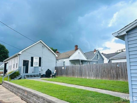 Tiny photo for 601 Bell Avenue, Evansville, IN 47712 (MLS # 202634420)