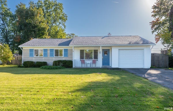 541 S VILLAGE DR, BLOOMINGTON, IN 47403 - Image 13658a446e1262e40df7de2e2c8cf8c3/2843460752