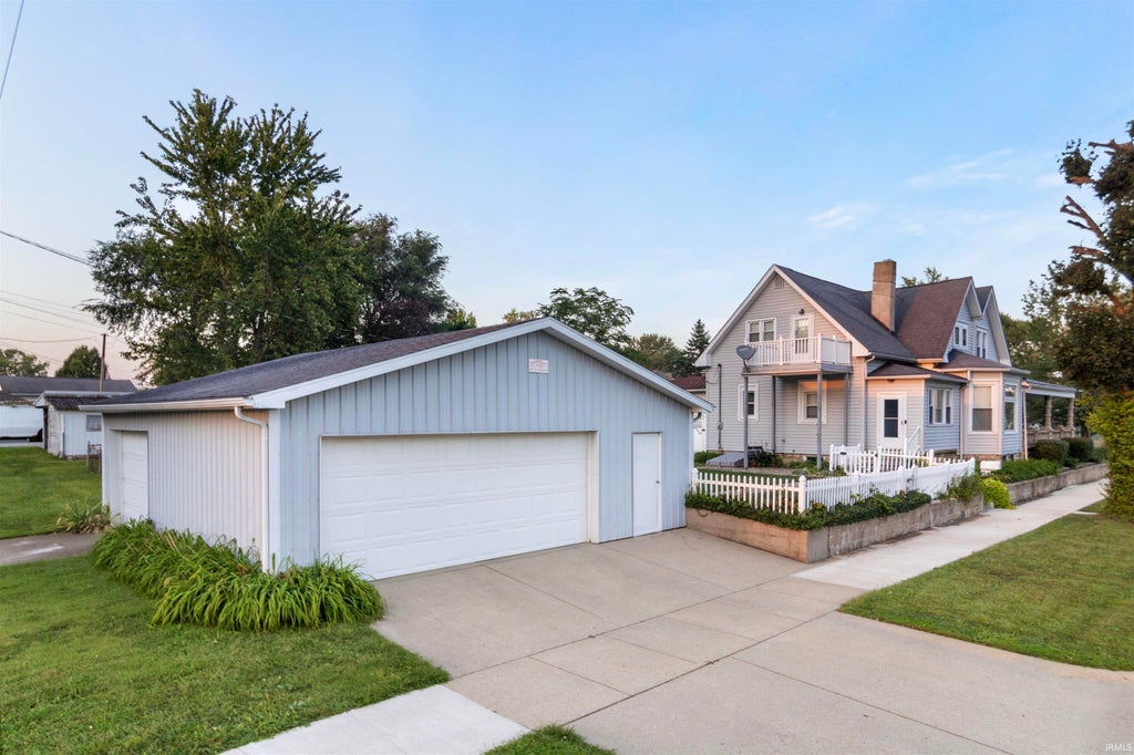 Photo of 701 N Oliver Street, Rushville, IN 46173 (MLS # 202639326)