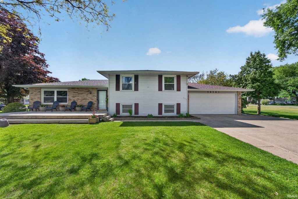 Photo of 56563 Pinecrest Drive, Elkhart, IN 46516 (MLS # 202617863)