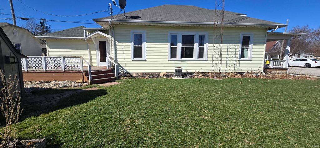 Photo of 205 E 7th Street, North Manchester, IN 46962 (MLS # 202607447)