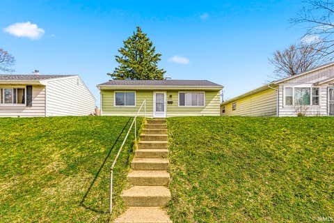 Tiny photo for 2110 S Gertrude Street, South Bend, IN 46613 (MLS # 202609394)