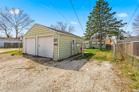 Tiny photo for 2110 S Gertrude Street, South Bend, IN 46613 (MLS # 202609394)