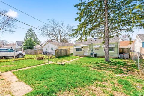 Tiny photo for 2110 S Gertrude Street, South Bend, IN 46613 (MLS # 202609394)