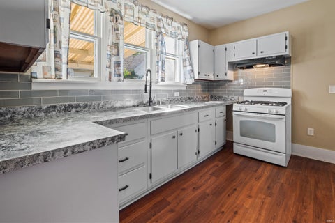 Tiny photo for 341 E High Street, Huntington, IN 46750 (MLS # 202627354)