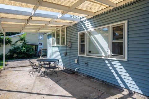 Tiny photo for 341 E High Street, Huntington, IN 46750 (MLS # 202627354)