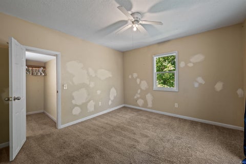 Tiny photo for 341 E High Street, Huntington, IN 46750 (MLS # 202627354)