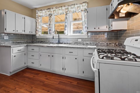 Tiny photo for 341 E High Street, Huntington, IN 46750 (MLS # 202627354)