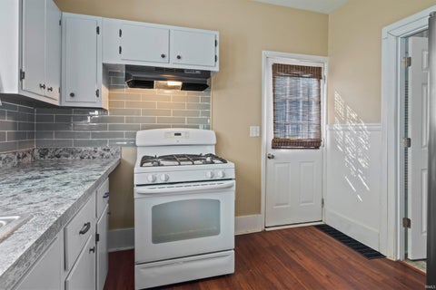 Tiny photo for 341 E High Street, Huntington, IN 46750 (MLS # 202627354)
