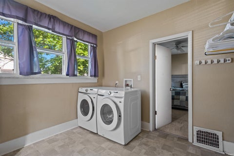 Tiny photo for 341 E High Street, Huntington, IN 46750 (MLS # 202627354)