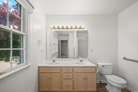 Tiny photo for 52183 Woodsedge Drive, Granger, IN 46530 (MLS # 202643631)