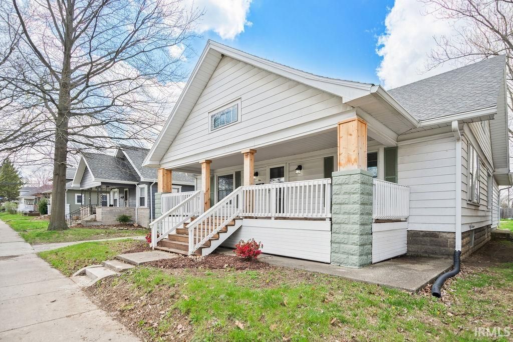 Photo of 1217 S WASHINGTON Street, Kokomo, IN 46902 (MLS # 202612142)