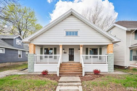 Photo of 1217 S WASHINGTON Street, Kokomo, IN 46902 (MLS # 202612142)