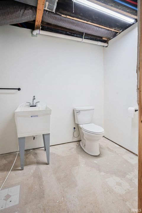 Tiny photo for 1217 S WASHINGTON Street, Kokomo, IN 46902 (MLS # 202612142)