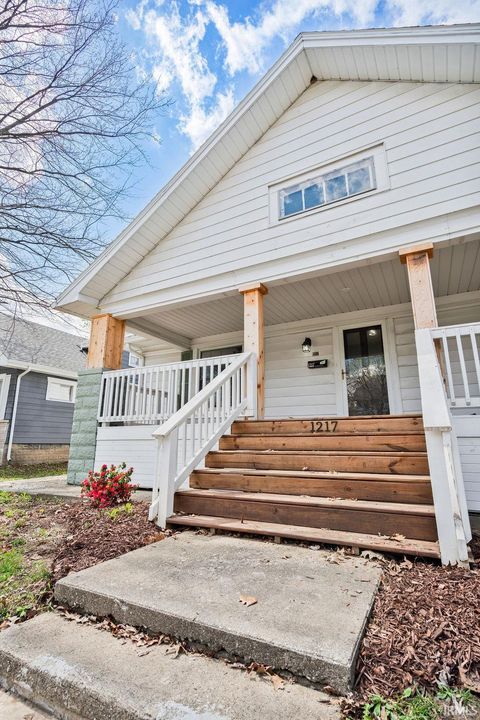 Tiny photo for 1217 S WASHINGTON Street, Kokomo, IN 46902 (MLS # 202612142)