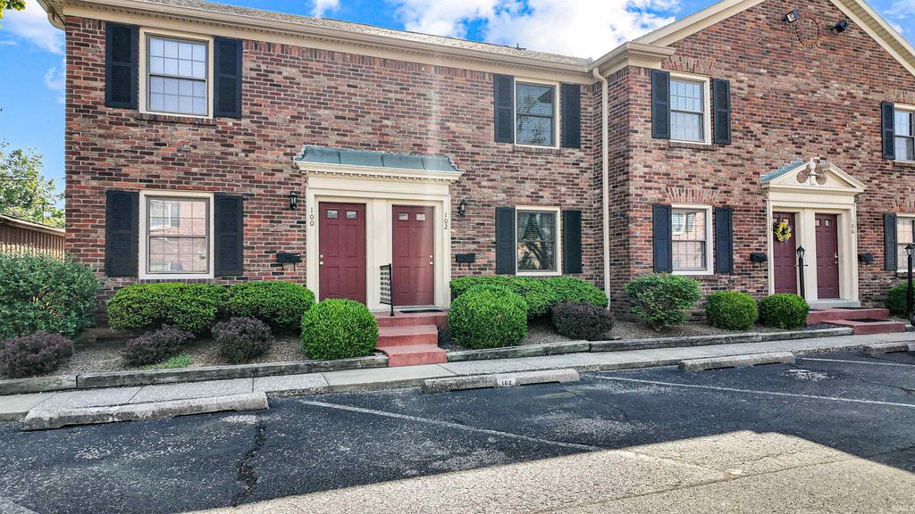 Photo of 102 Hampton Drive, Evansville, IN 47715 (MLS # 202614578)