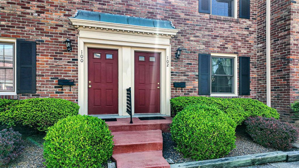 Photo of 102 Hampton Drive, Evansville, IN 47715 (MLS # 202614578)