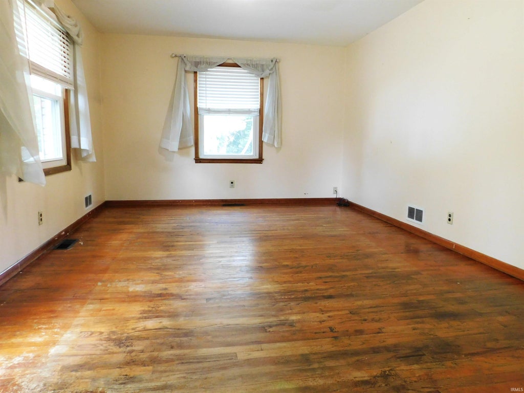 Photo of 320 20th Street, Bedford, IN 47421 (MLS # 202632691)