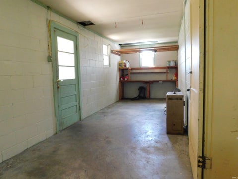 Tiny photo for 320 20th Street, Bedford, IN 47421 (MLS # 202632691)