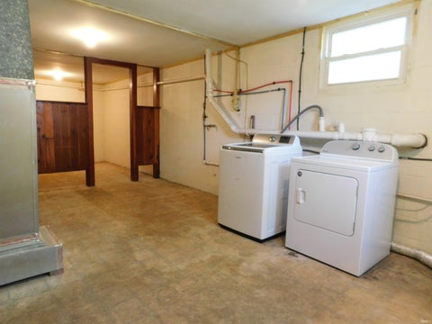 Tiny photo for 320 20th Street, Bedford, IN 47421 (MLS # 202632691)