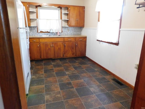 Tiny photo for 320 20th Street, Bedford, IN 47421 (MLS # 202632691)