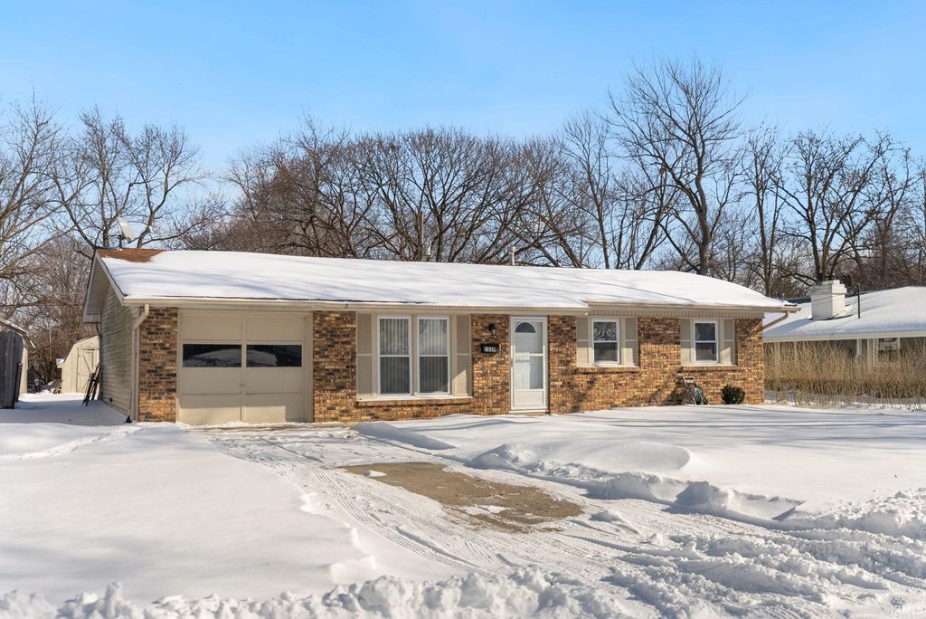 Photo of 1039 Faurote Street, Decatur, IN 46733 (MLS # 202602914)