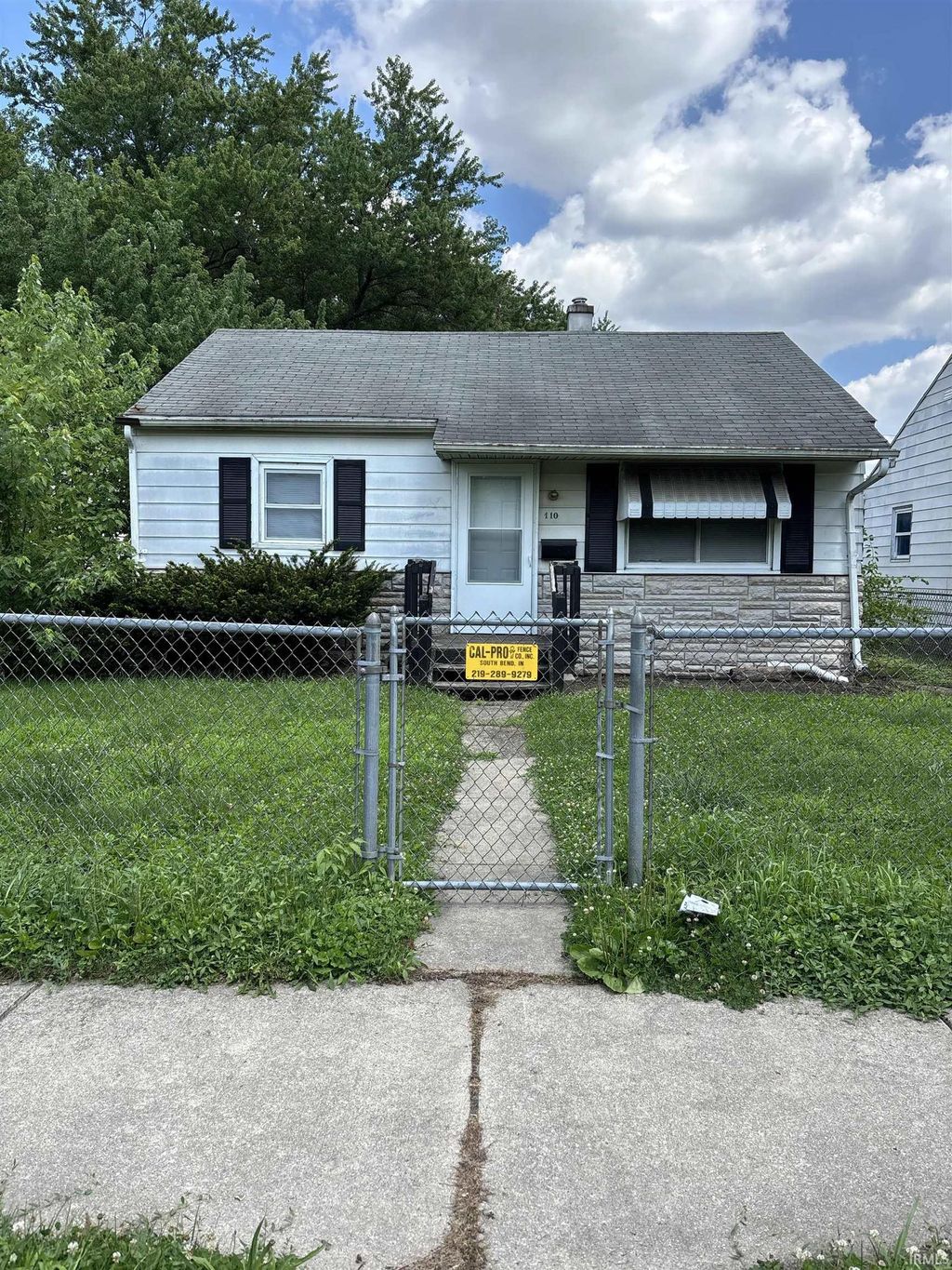 Photo of 110 N Wellington Street, Elkhart, IN 46619 (MLS # 202627796)