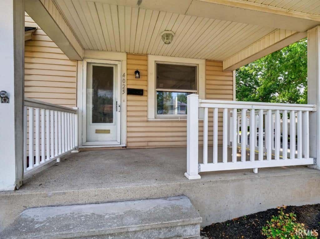 Photo of 4025 S Calhoun Street, Fort Wayne, IN 46807 (MLS # 202631229)