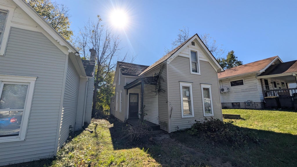 Photo of 1815 Wheeler Street, Fort Wayne, IN 46808 (MLS # 202643317)