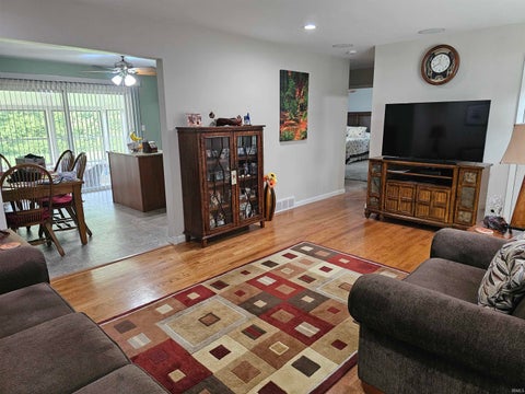 Tiny photo for 303 Princeton Lane, Logansport, IN 46947 (MLS # 202640852)