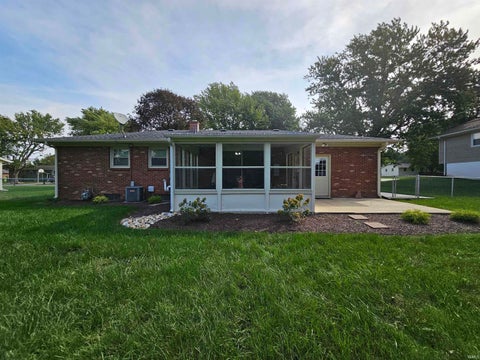 Tiny photo for 303 Princeton Lane, Logansport, IN 46947 (MLS # 202640852)